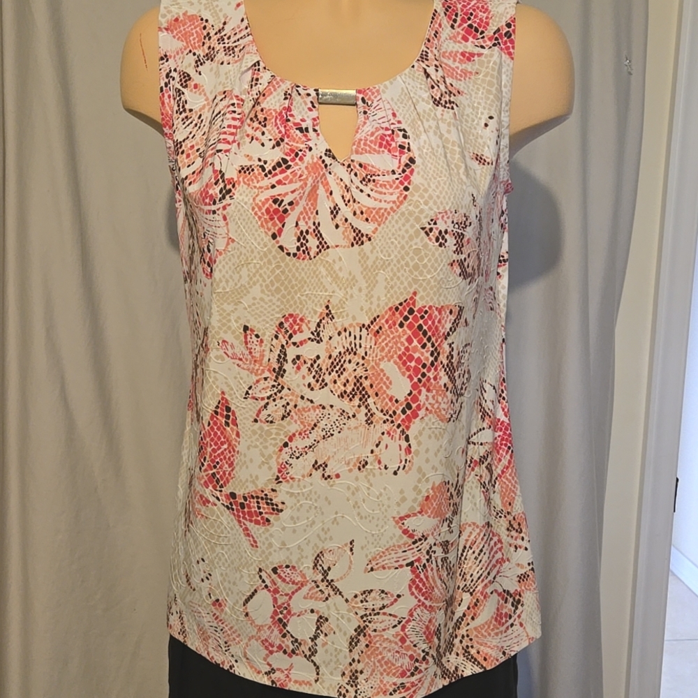 JM collection textured dressy key hole tank top, NEW